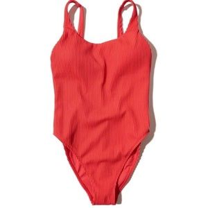FREE 🎉Hollister Ribbed One Piece NWT Pink
